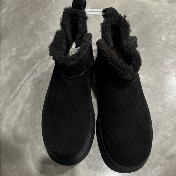 Koolaburra by Ugg Black Women's Mini Wedge Boots - Picture 4 of 7